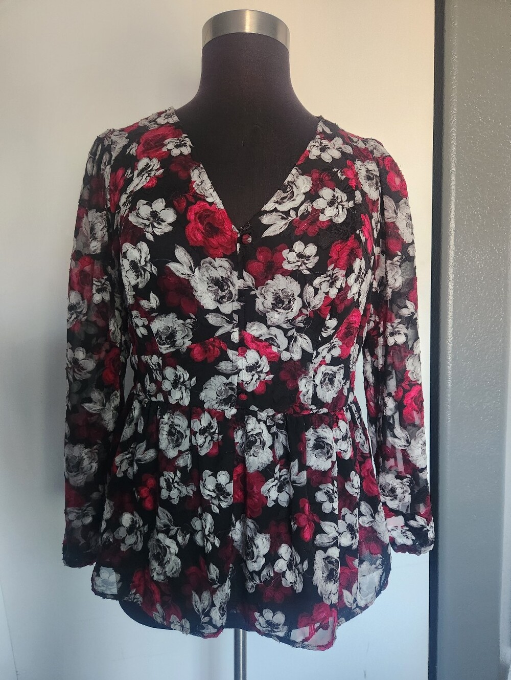 torrid Black Floral V-Neck Peplum Blouse with magenta and White Flowers